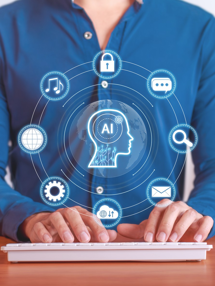 Ki-erfolgreich-einfuehren-TLT-Consulting-AI-Workshop Eine Unternehmerin versucht KI in Ihrem Unternehmen einzuführen